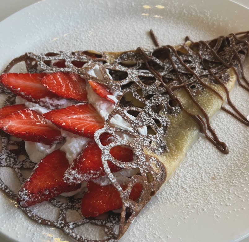 Crepe enrolado em cone, para levar na mão