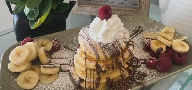 Pilha de panquecas com Nutella